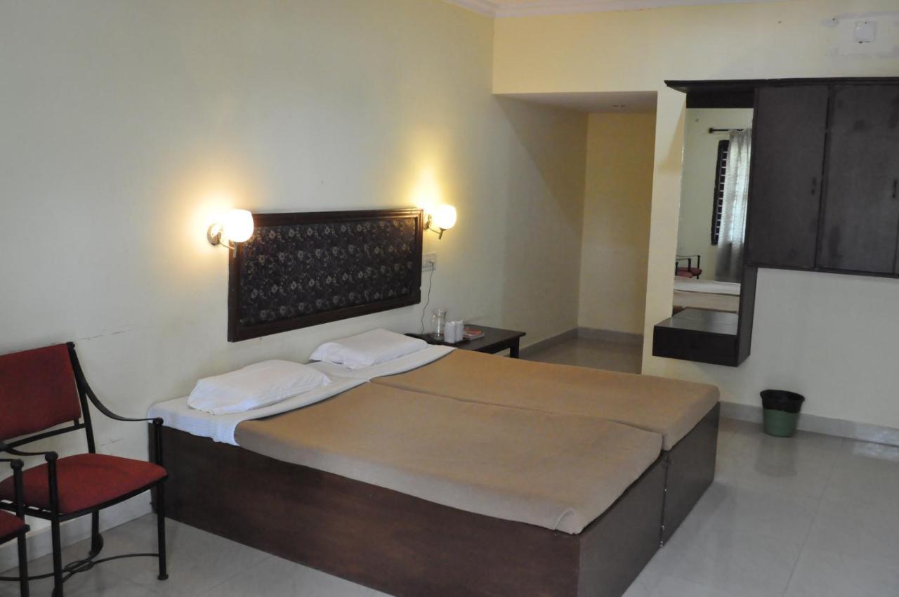 Radiant Resort Bangalore Extérieur photo